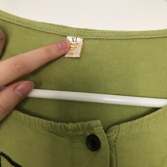 Green 3/4 Sleeve Blouse with Branches - M - Picture 3 of 4